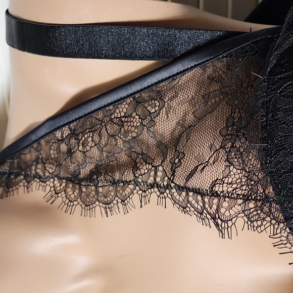 🆕️Ashley Graham Black Phenomenon Convertible Bra 38C - Picture 3 of 11